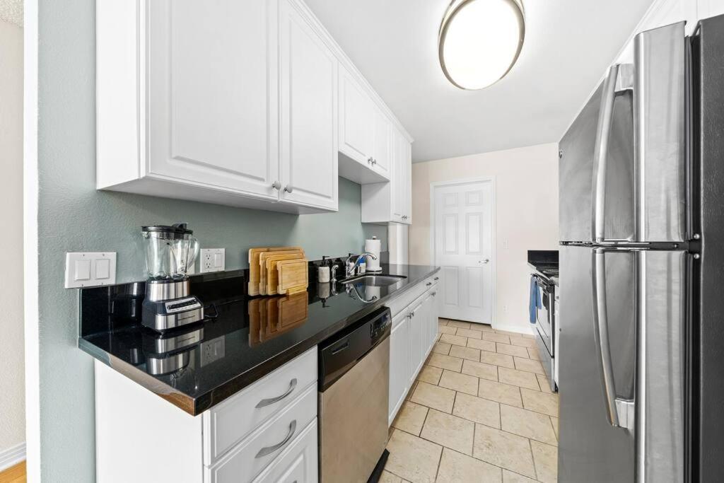Smoky Quartz -marina View Spacious 3br Near Yacht Club Apartamento *